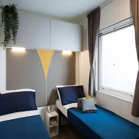 Mobilheim Auf Einem In Apartment *